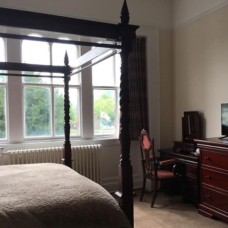 The Eagles Hotel Llanrwst Bagian luar foto