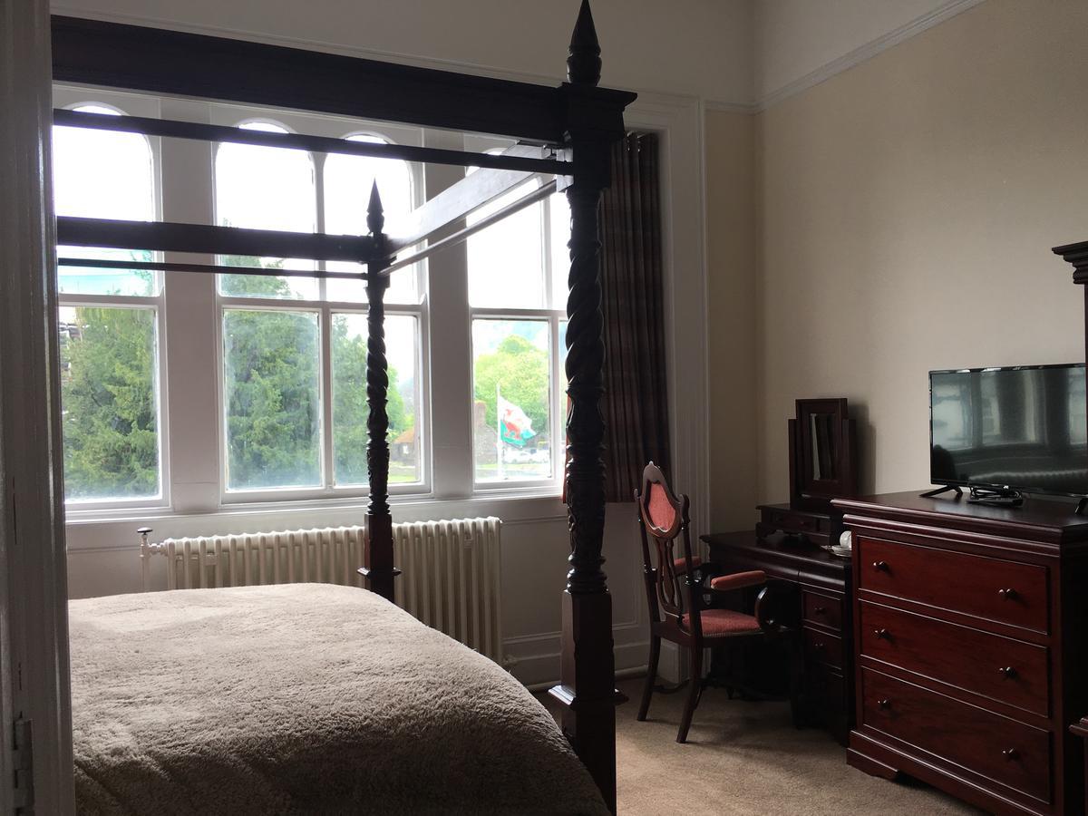 The Eagles Hotel Llanrwst Bagian luar foto