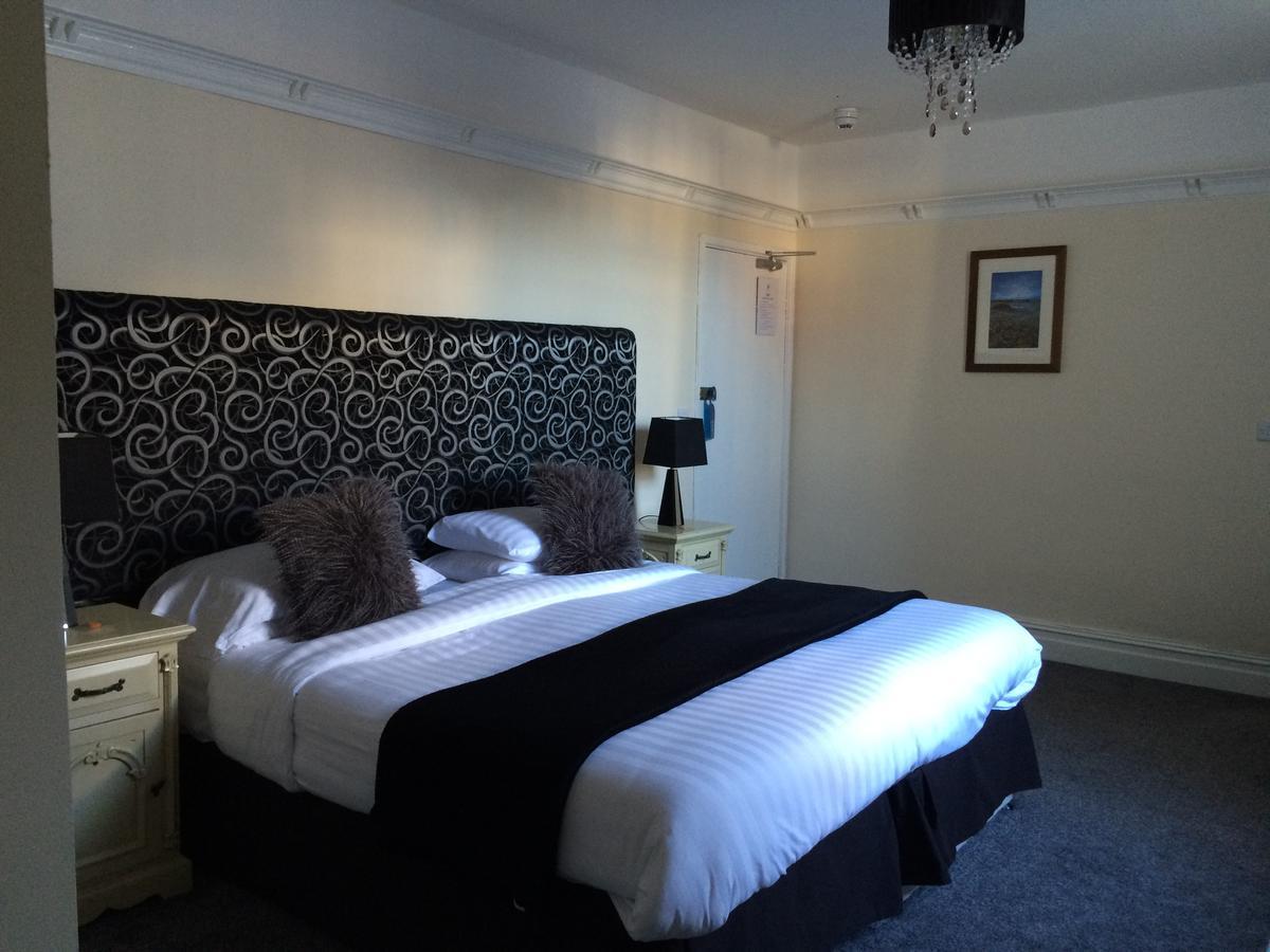 The Eagles Hotel Llanrwst Bagian luar foto